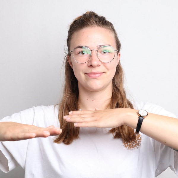 Anja Bracher
